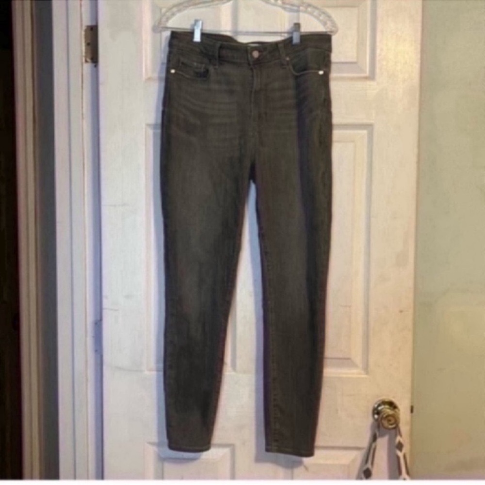 PAIGE Gray Skinny Jeans Sleek Design